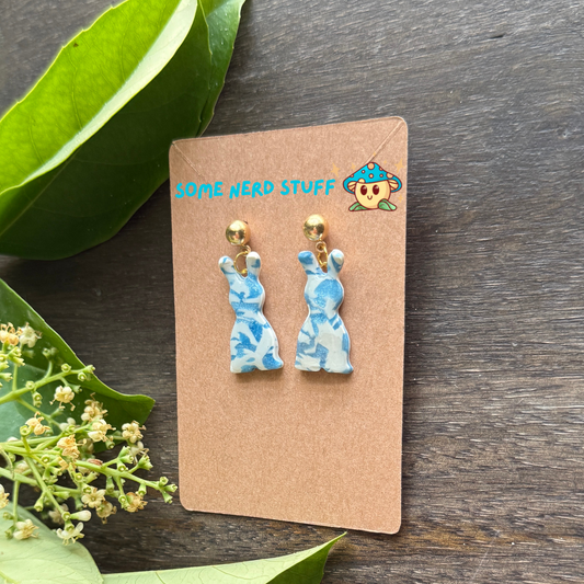 Polymer Clay Earring inspired by white and blue granit stone side view
