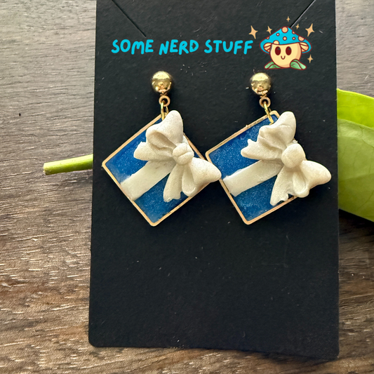 Tiffany's jewlery inspired polymer clay bow earrings.